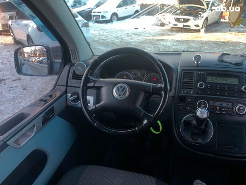 Volkswagen Multivan 2007 серый - фото 32