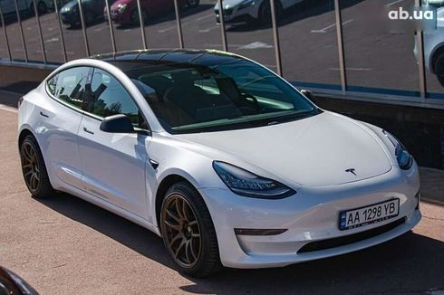 Tesla Model 3 2019 - фото 2