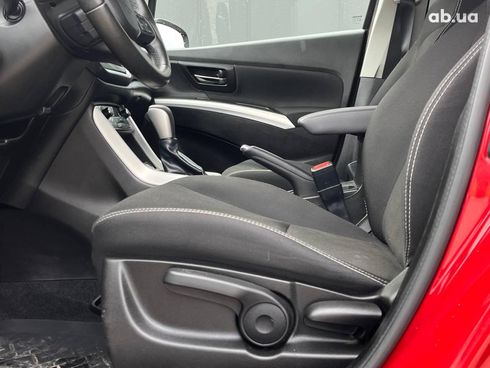 Suzuki SX4 2018 красный - фото 40