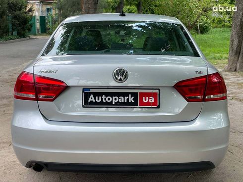 Volkswagen Passat 2014 серый - фото 7