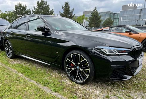 BMW 5 серия 2022 - фото 28