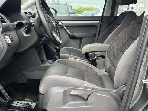 Volkswagen Touran 2012 серый - фото 14
