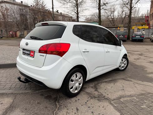 Kia Venga 2012 белый - фото 5