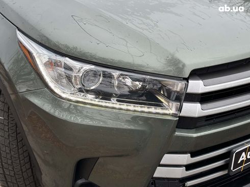 Toyota Highlander 2017 серый - фото 4