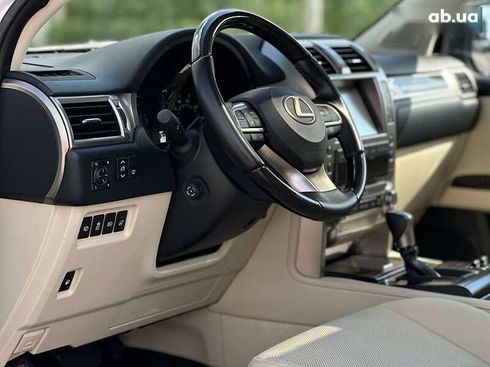 Lexus GX 2020 - фото 11