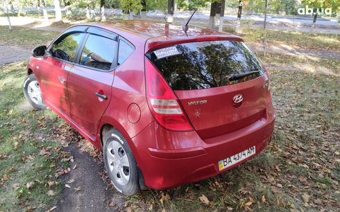 Hyundai i30 2010 красный - фото 11