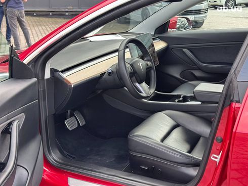Tesla Model 3 2019 красный - фото 17