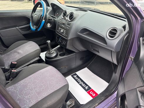 Ford Fiesta 2006 фиолетовый - фото 13
