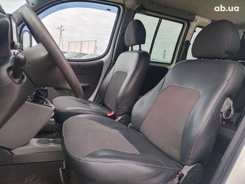 Fiat Doblo 2008 белый - фото 12
