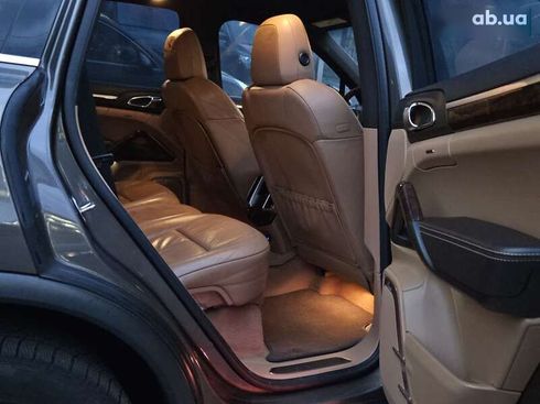 Porsche Cayenne 2011 - фото 14