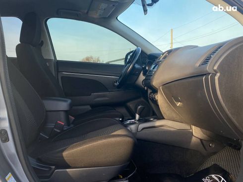 Mitsubishi Outlander 2016 - фото 11