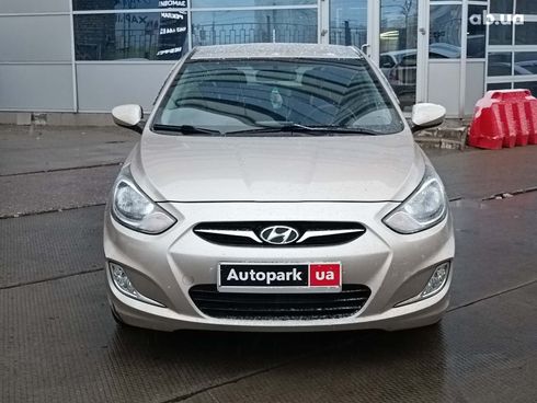 Hyundai Accent 2012 бежевый - фото 2