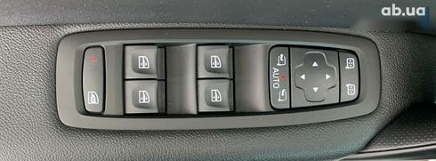 Renault Megane 2019 - фото 17