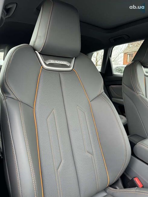 Audi Q4 e-tron 2023 - фото 30
