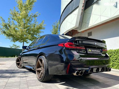 BMW 5 серия 2017 - фото 9