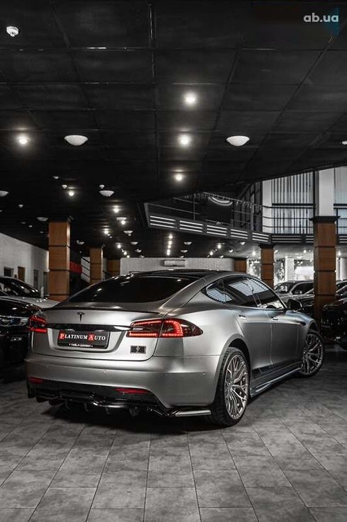 Tesla Model S 2021 - фото 10