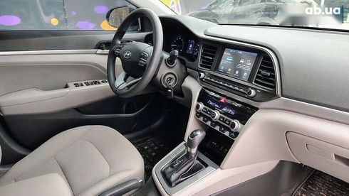 Hyundai Elantra 2020 - фото 24