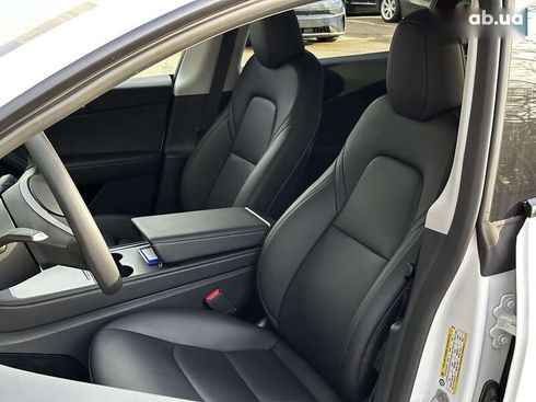 Tesla Model Y 2024 - фото 12