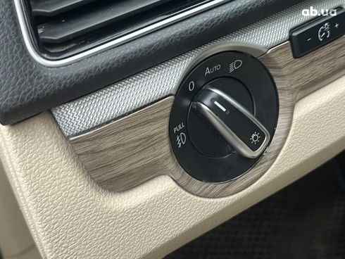 Volkswagen Passat 2018 черный - фото 23