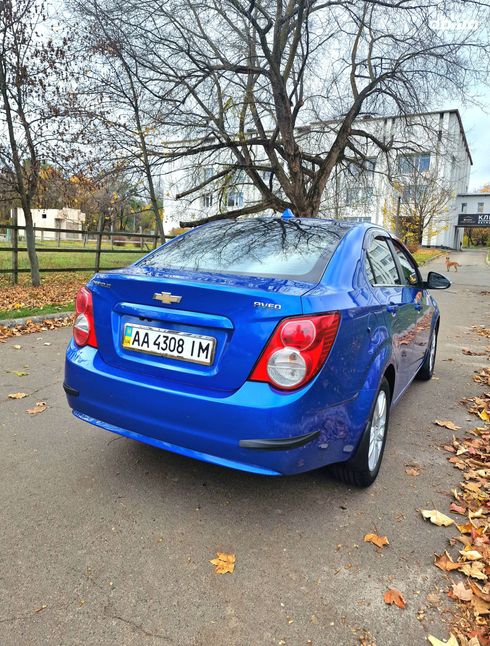Chevrolet Aveo 2014 синий - фото 10