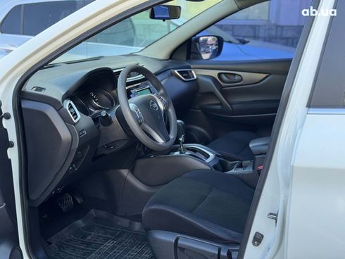 Nissan Qashqai 2017 белый - фото 16
