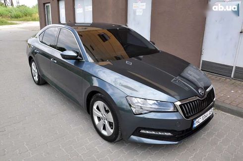 Skoda Superb 2019 - фото 5