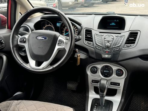 Ford Fiesta 2016 красный - фото 25