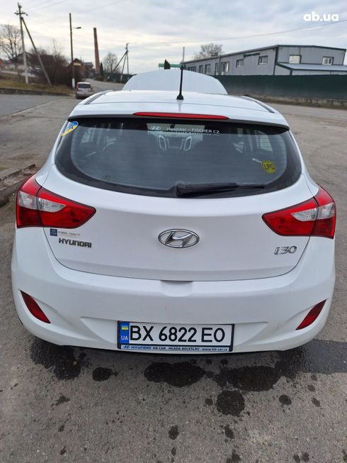 Hyundai i30 2014 белый - фото 2