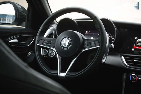Alfa Romeo Giulia 2019 - фото 15