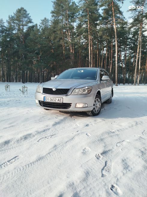 Skoda Octavia 2011 серый - фото 3
