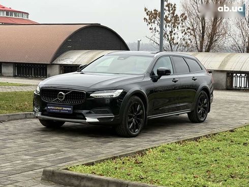 Volvo V90 Cross Country 2022 - фото 26