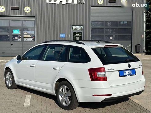 Skoda Octavia 2017 - фото 8