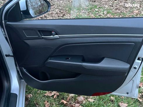 Hyundai Avante 2016 серый - фото 25