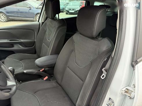 Renault Clio 2016 - фото 8