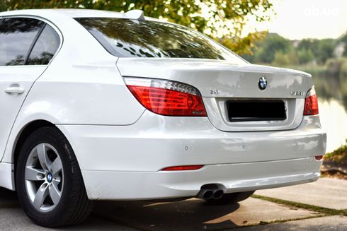 BMW 5 серия 2008 белый - фото 3