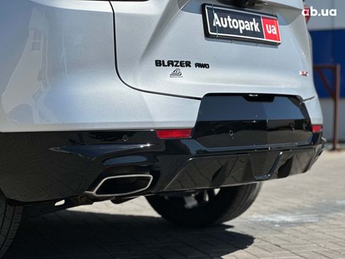 Chevrolet Blazer 2020 серый - фото 13