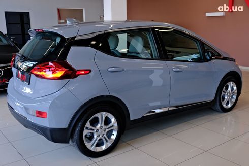 Chevrolet Bolt 2021 серый - фото 4