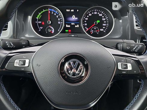 Volkswagen e-Golf 2020 - фото 24