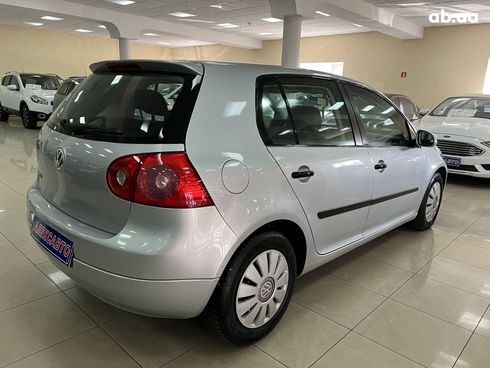 Volkswagen Golf 2005 серебристый - фото 17