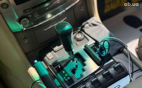 Lexus LX 2008 - фото 18