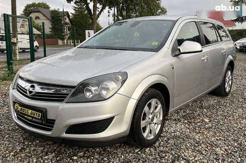 Opel Astra 2010 - фото 3