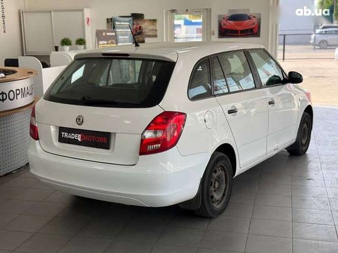 Skoda Fabia 2011 - фото 12