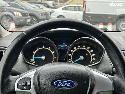 Ford Fiesta 2013 красный - фото 10