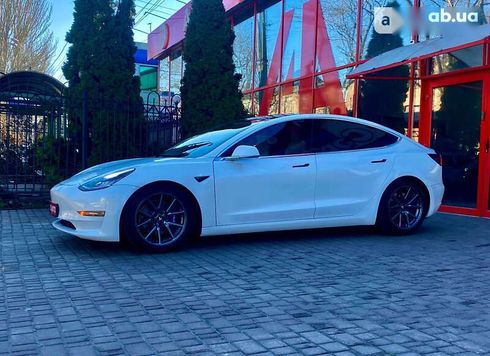 Tesla Model 3 2019 - фото 6