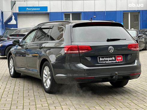 Volkswagen Passat 2015 серый - фото 10
