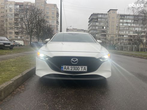 Mazda 3 2019 белый - фото 7