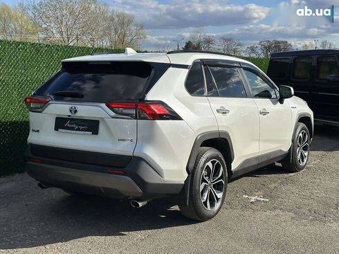 Toyota RAV4 2020 - фото 2