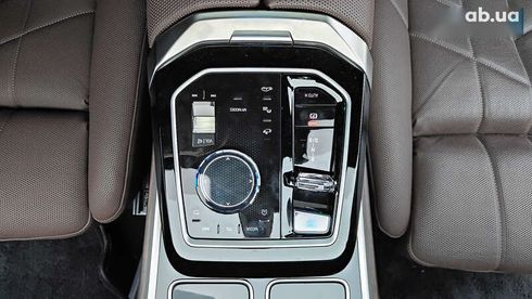 BMW i7 2023 - фото 30