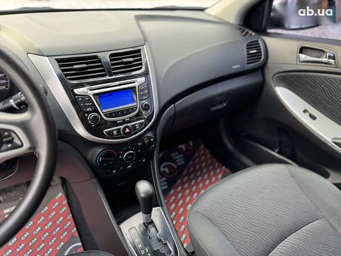 Hyundai Accent 2012 - фото 29