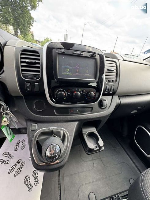 Renault Trafic 2018 - фото 20